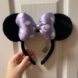 Disney park purple bow Minnie ears